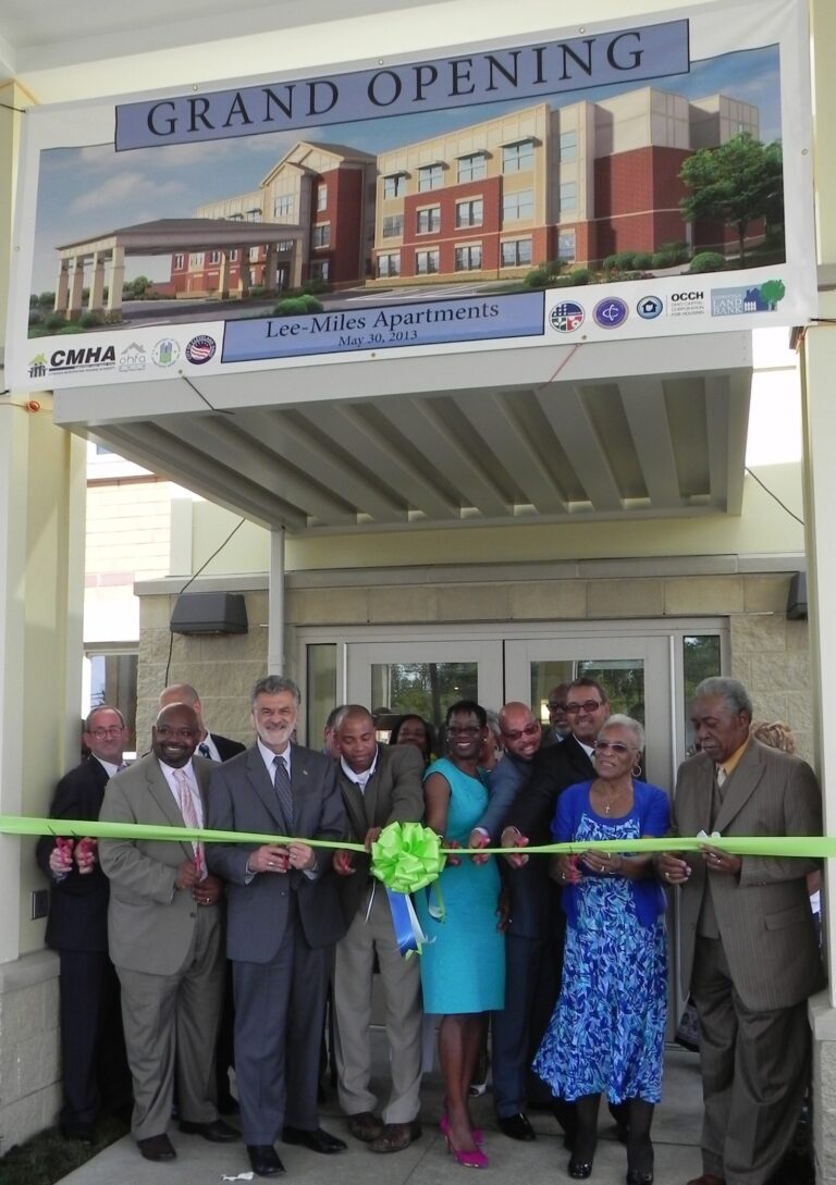 cuyahoga-ribbon-cutting-lee-miles-ohio-housing-authorities-conference